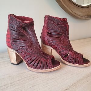 FREEBIRD By Steven BELA Size 8